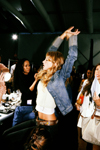 2000 - Oscar de La Renta SS 2001 backstage (2000) 2000 - Oscar de La Renta SS 2001 backstage (2000)