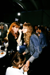 2000 - Oscar de La Renta SS 2001 backstage (2000) 2000 - Oscar de La Renta SS 2001 backstage (2000)