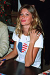 2001 12 11 - Fashion for America promoting Vogue magazine in NYC (2001) 2001 12 11 - Fashion for America promoting Vogue magazine in NYC (2001)