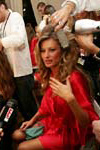 2005 11 09 - Victoria's Secret backstage at the 69th Regiment Armory in New York City (2005) 2005 11 09 - Victoria's Secret backstage at the 69th Regiment Armory in New York City (2005)